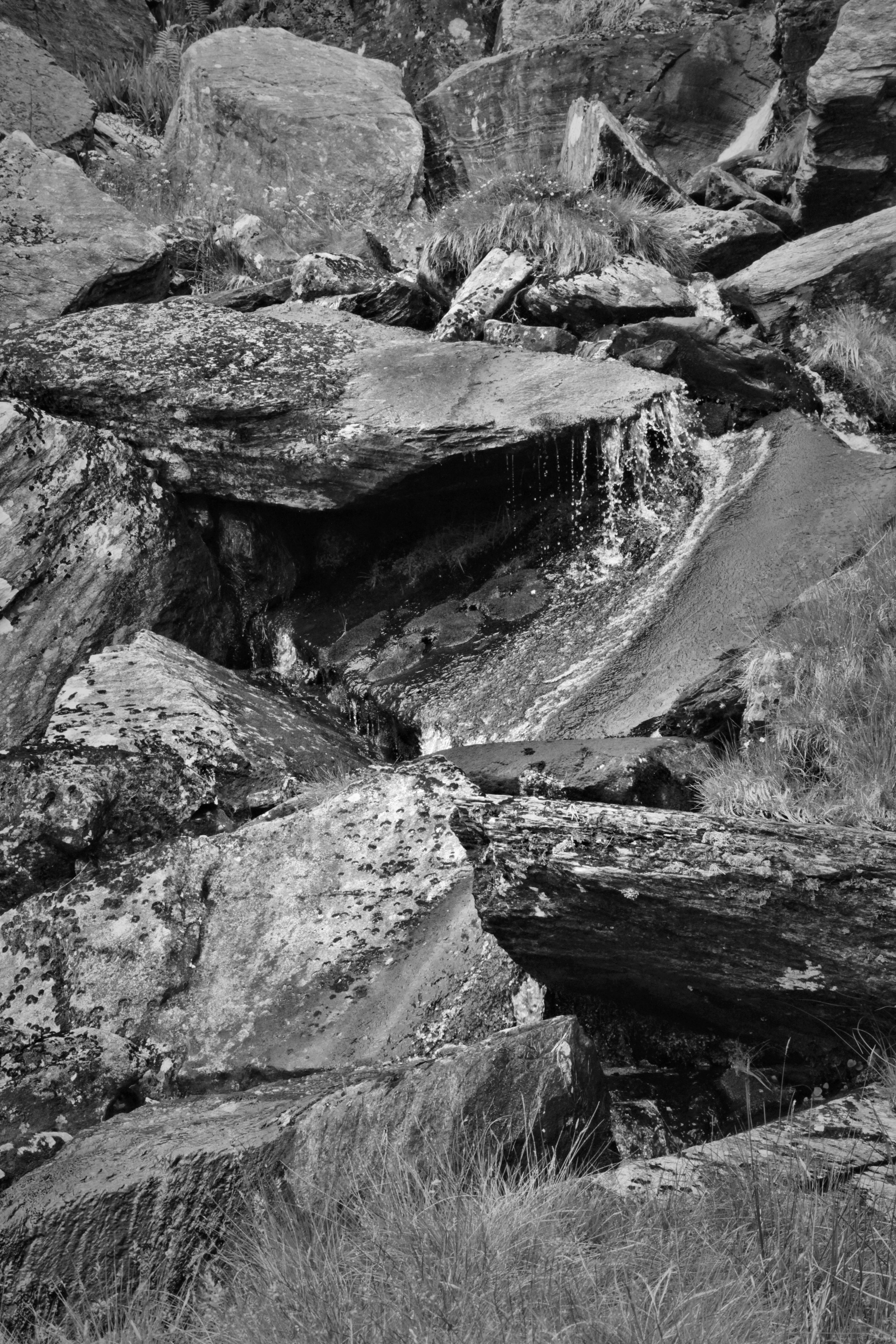 Small rocky waterfall below Clogwyn Brîth